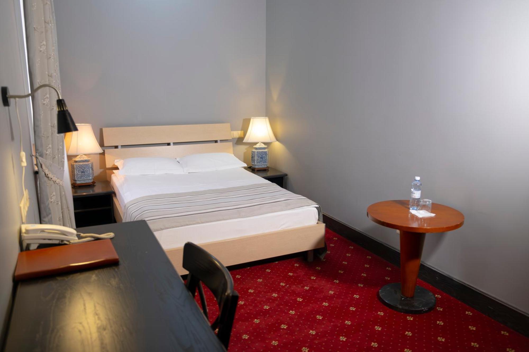 Plaza Hotel Kokshetau Exterior photo