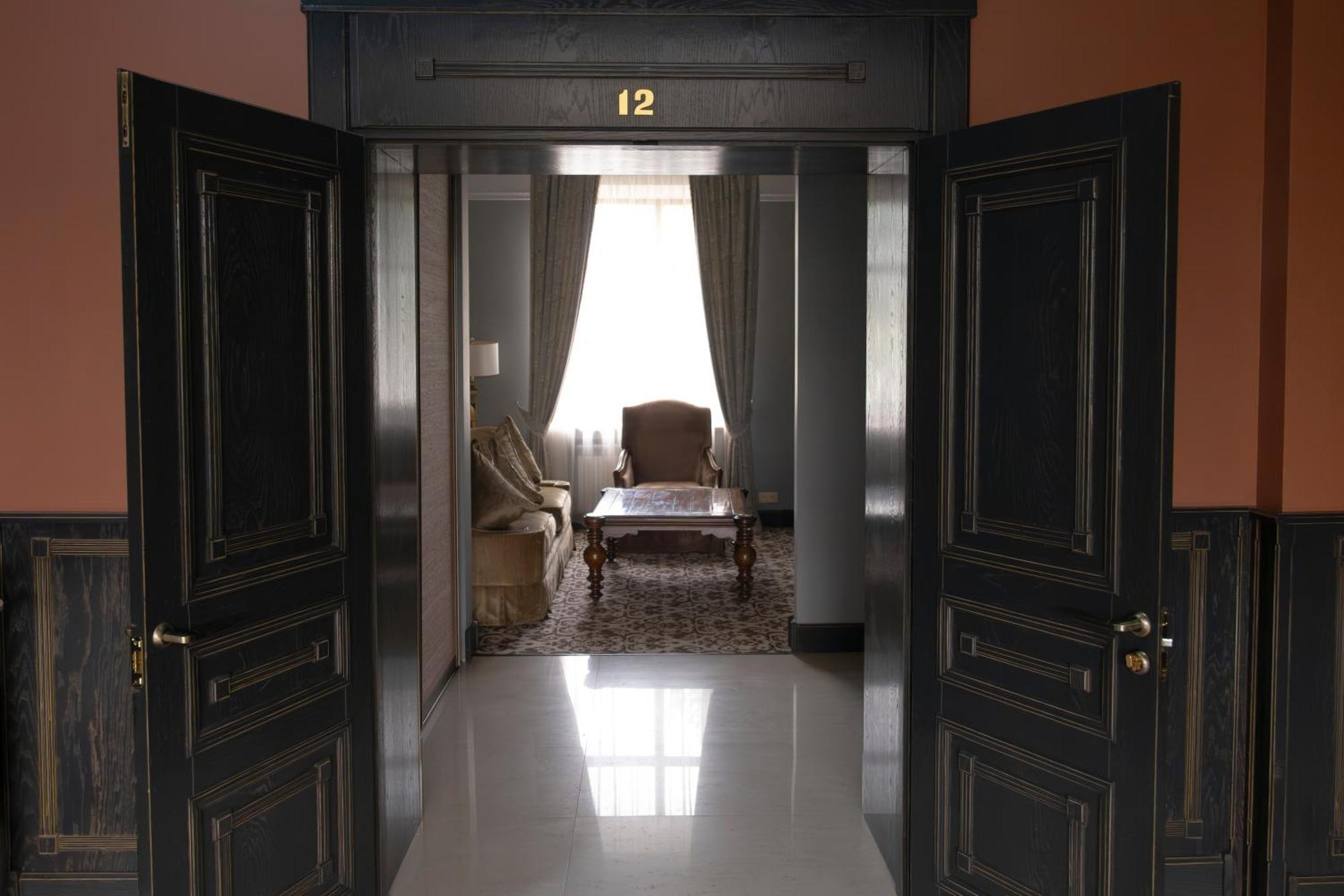 Plaza Hotel Kokshetau Exterior photo
