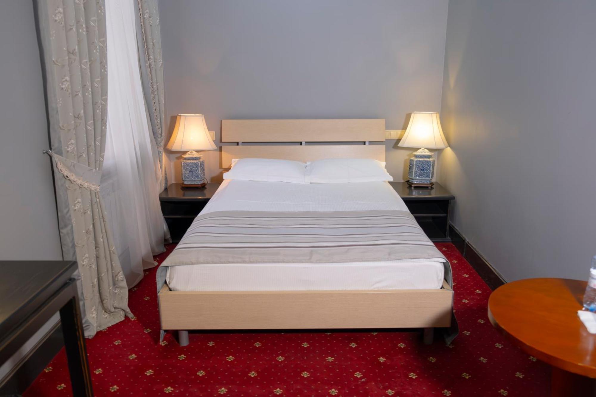 Plaza Hotel Kokshetau Exterior photo