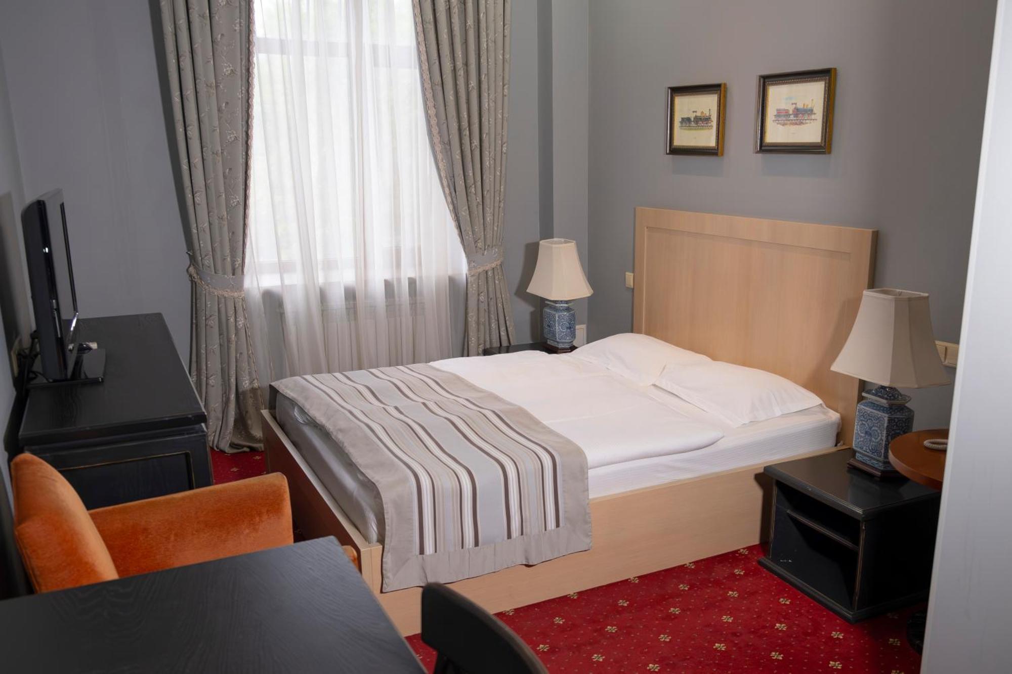 Plaza Hotel Kokshetau Exterior photo