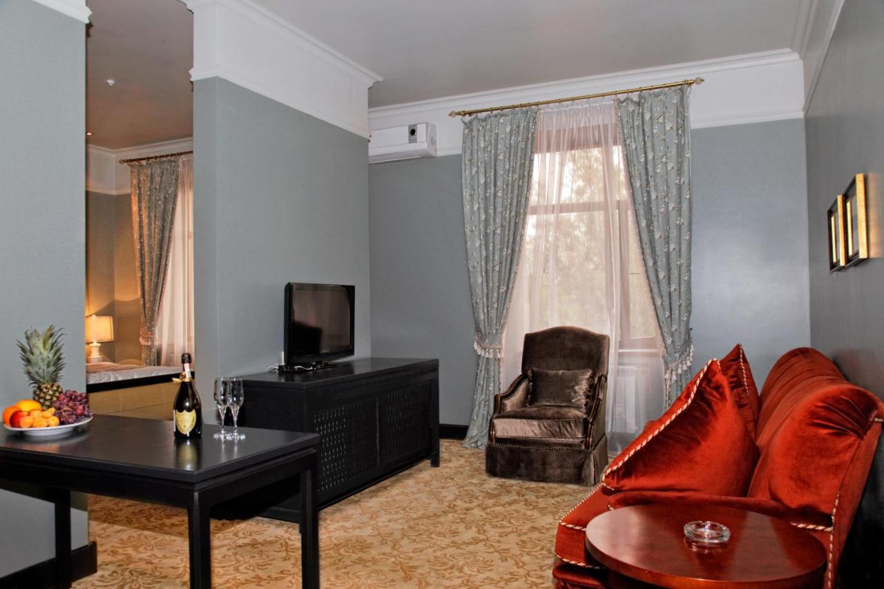 Plaza Hotel Kokshetau Exterior photo