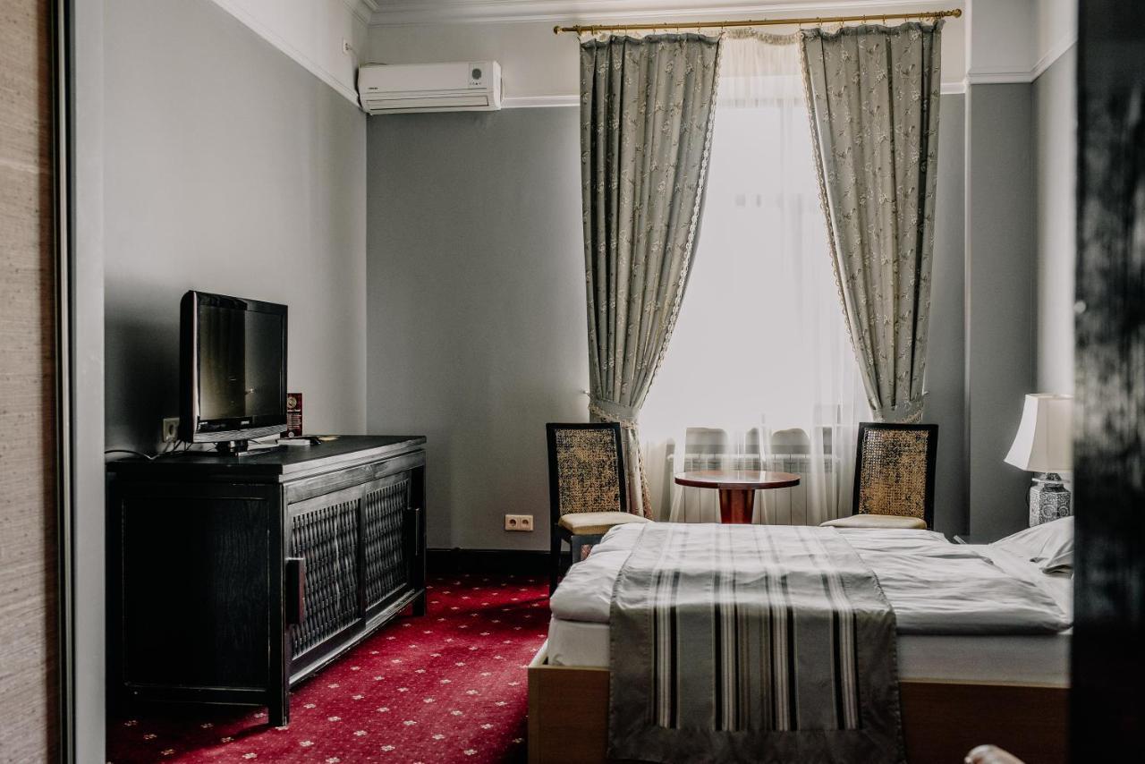 Plaza Hotel Kokshetau Exterior photo